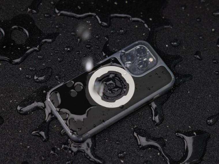 Quad Lock MAG Poncho iPhone
