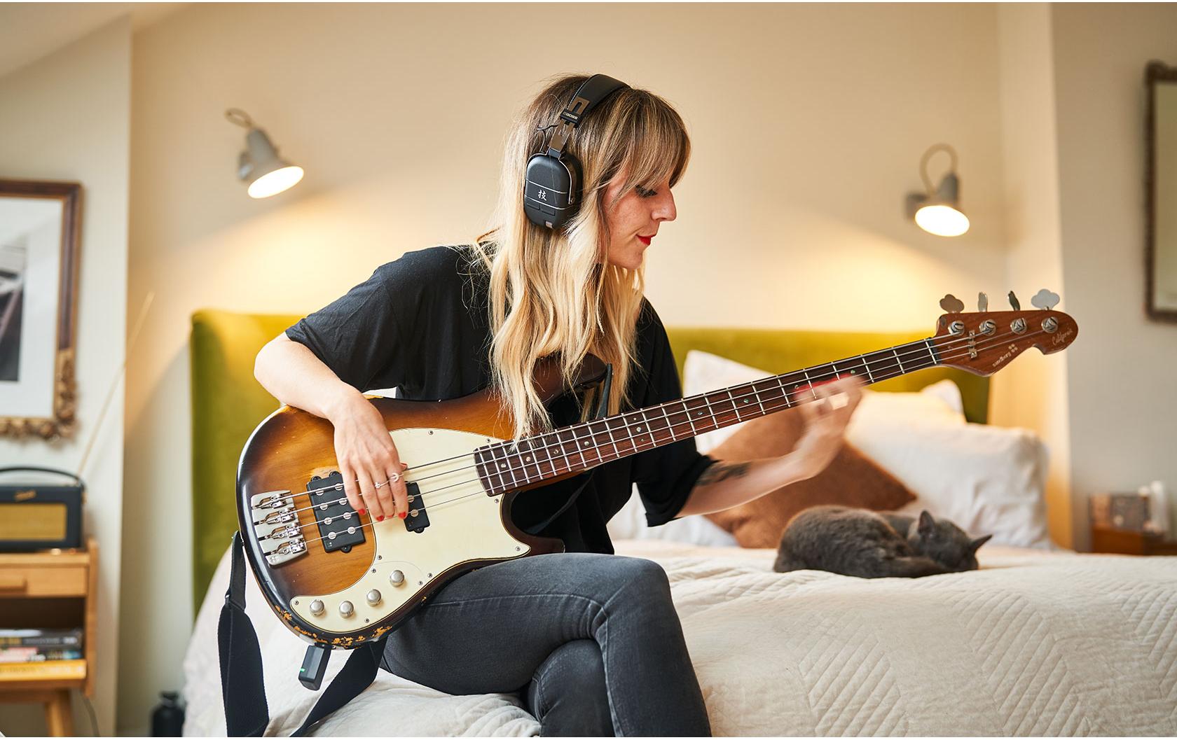 WAZA-AIR BASS<br>Ein immersives neues Sound- und Übungserlebnis für Bassisten