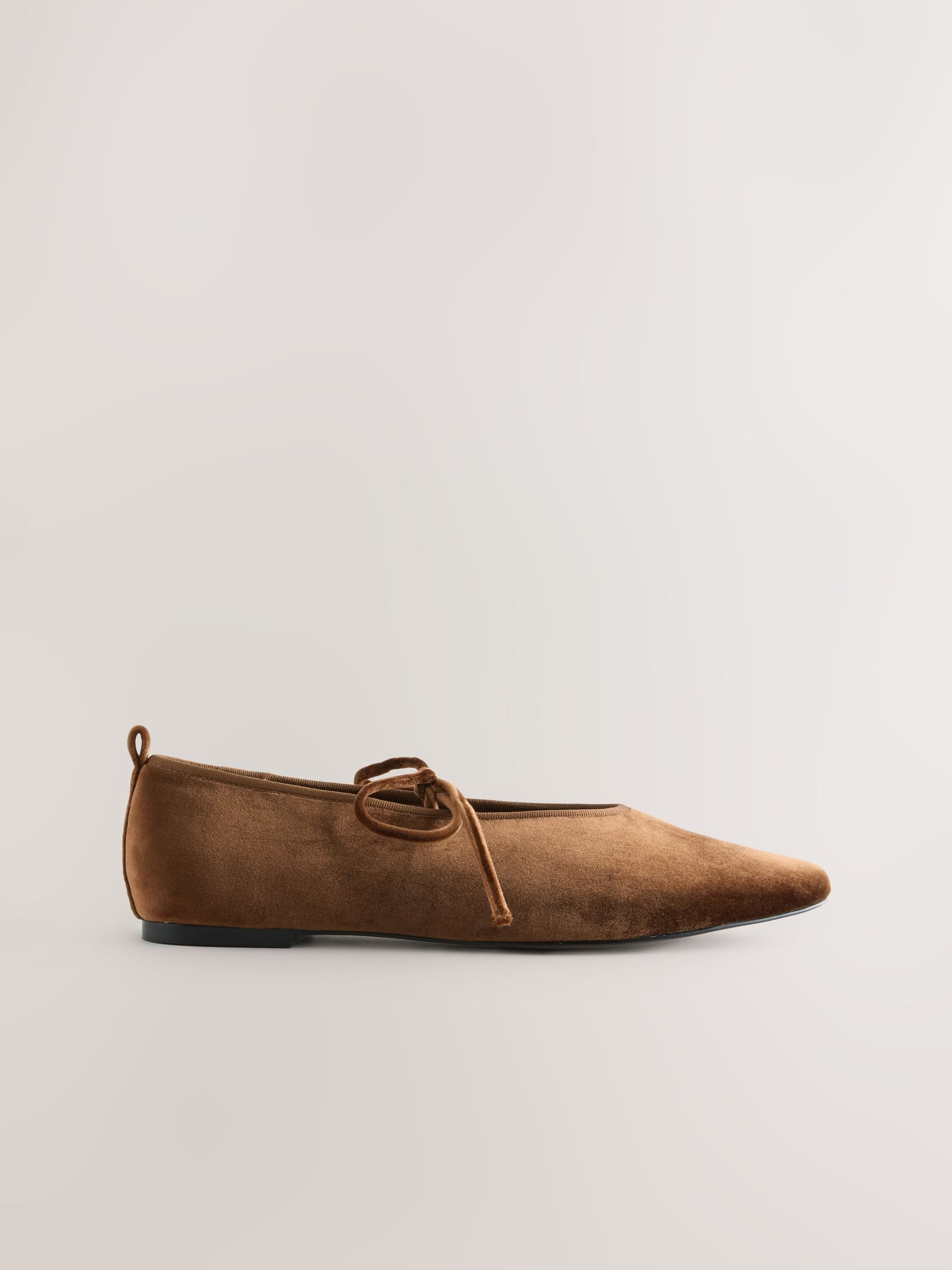 Chocoladebruin - Forever Comfort® Velvet Tie Mary Jane Shoes