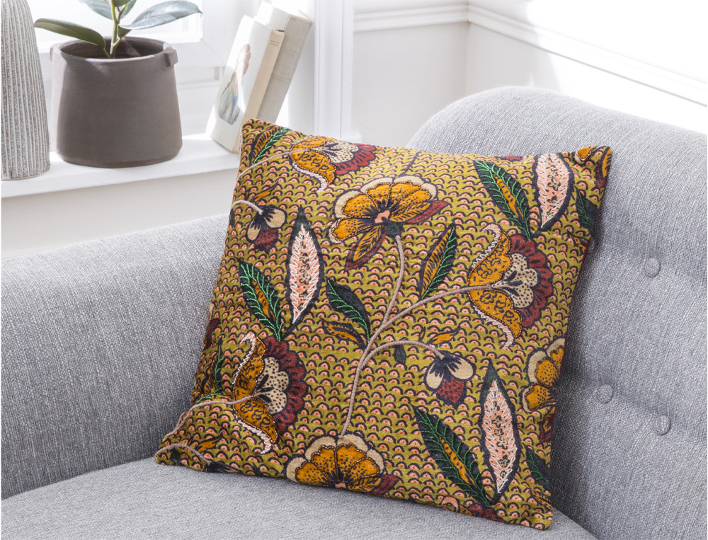 Coussin imprimé et brodé-Contes persans fond olive