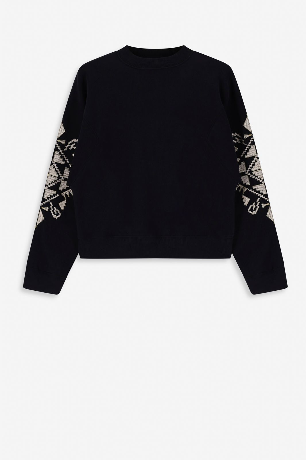 Zwarte sweater met geborduurde mouw