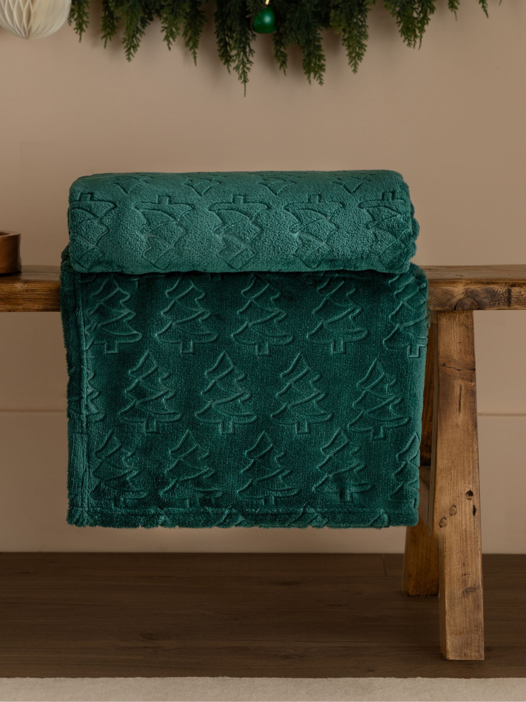 Furn Christmas Festive Trees Fleece Throw