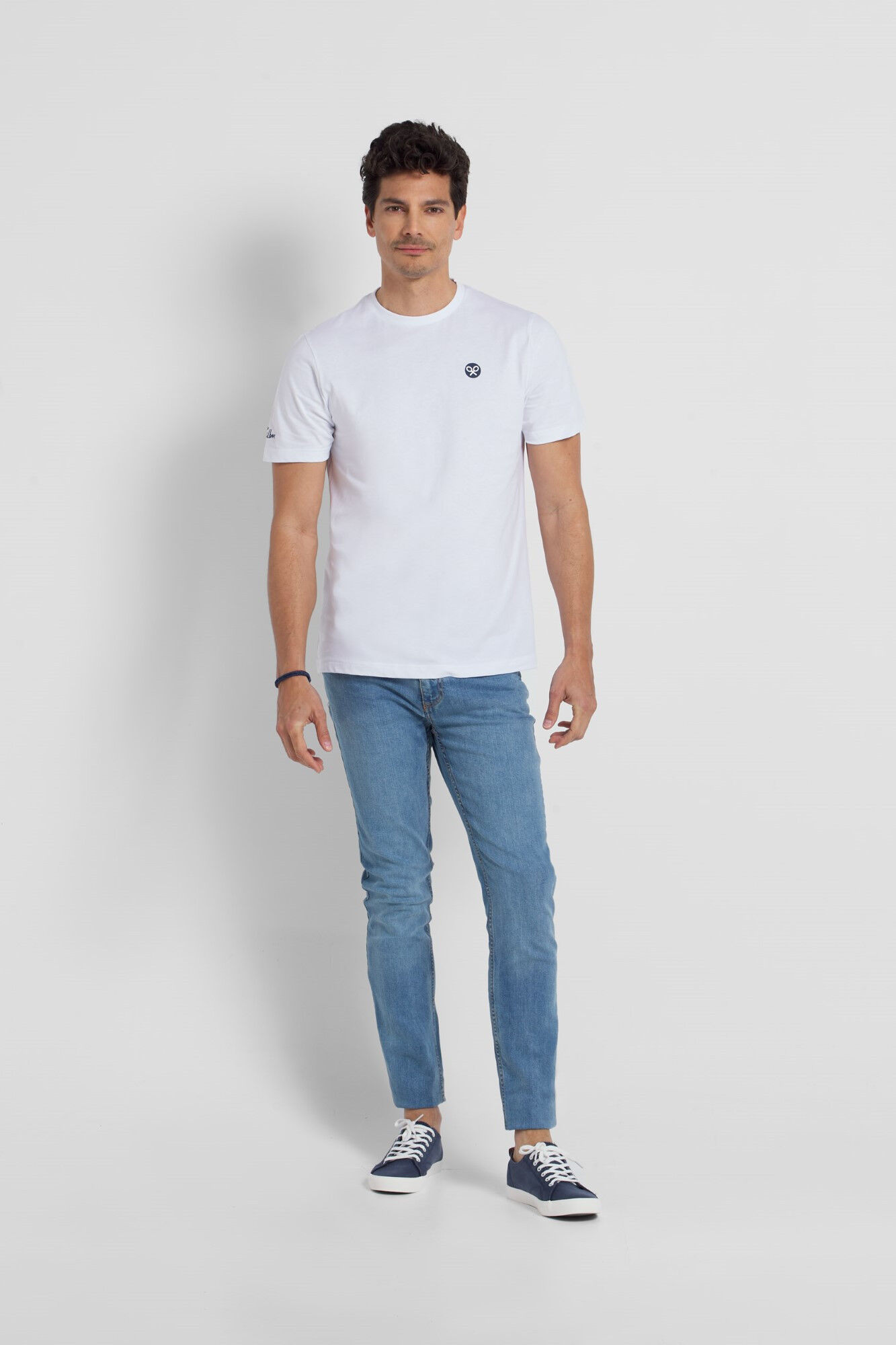 Camiseta branca com logo circular - Branca