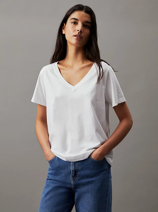 Camiseta com decote em V