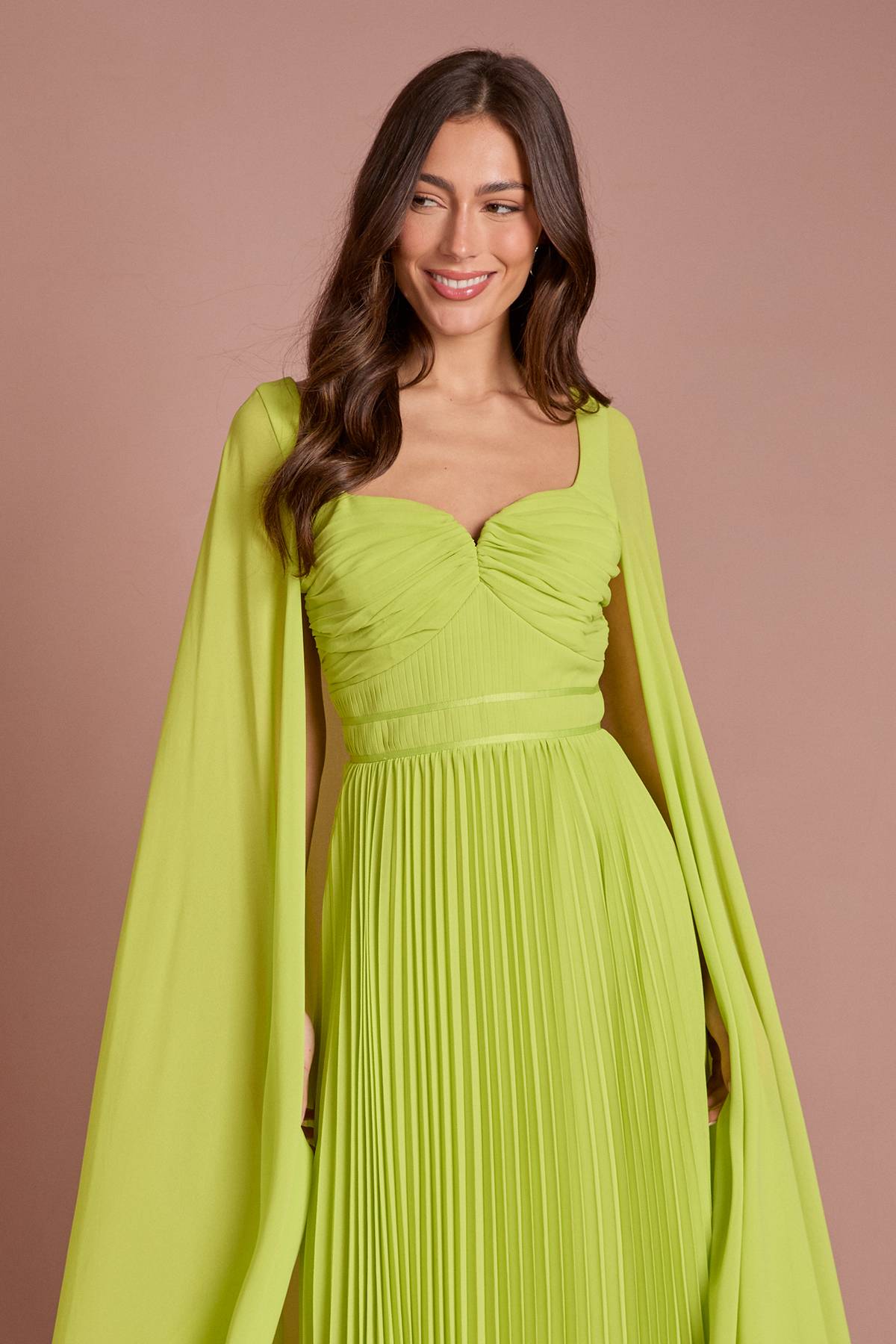 Coast Robe Longue Plissée À Encolure Cœur Et Manches Cape