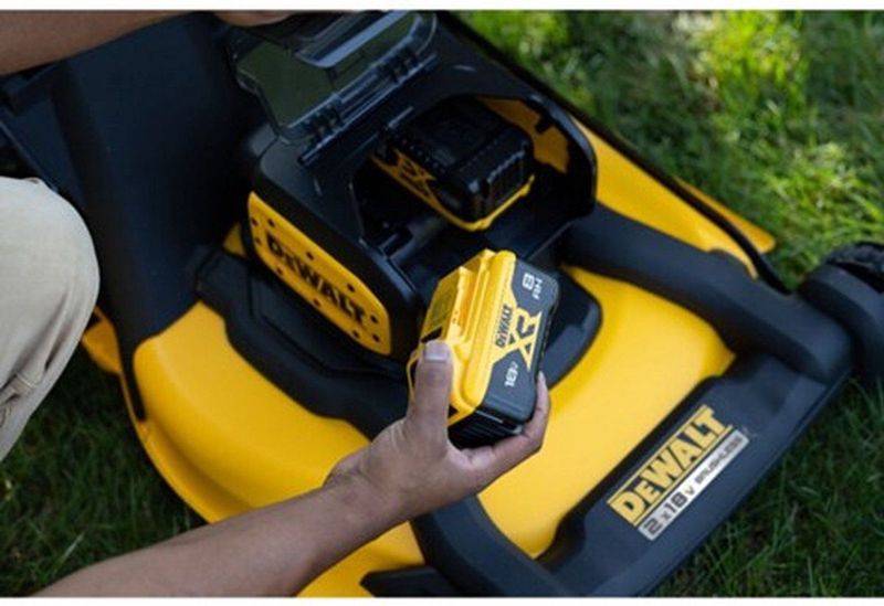 DEWALT Grasmaaier - 36V Brushless - 48cm Excl. Accu en Lader