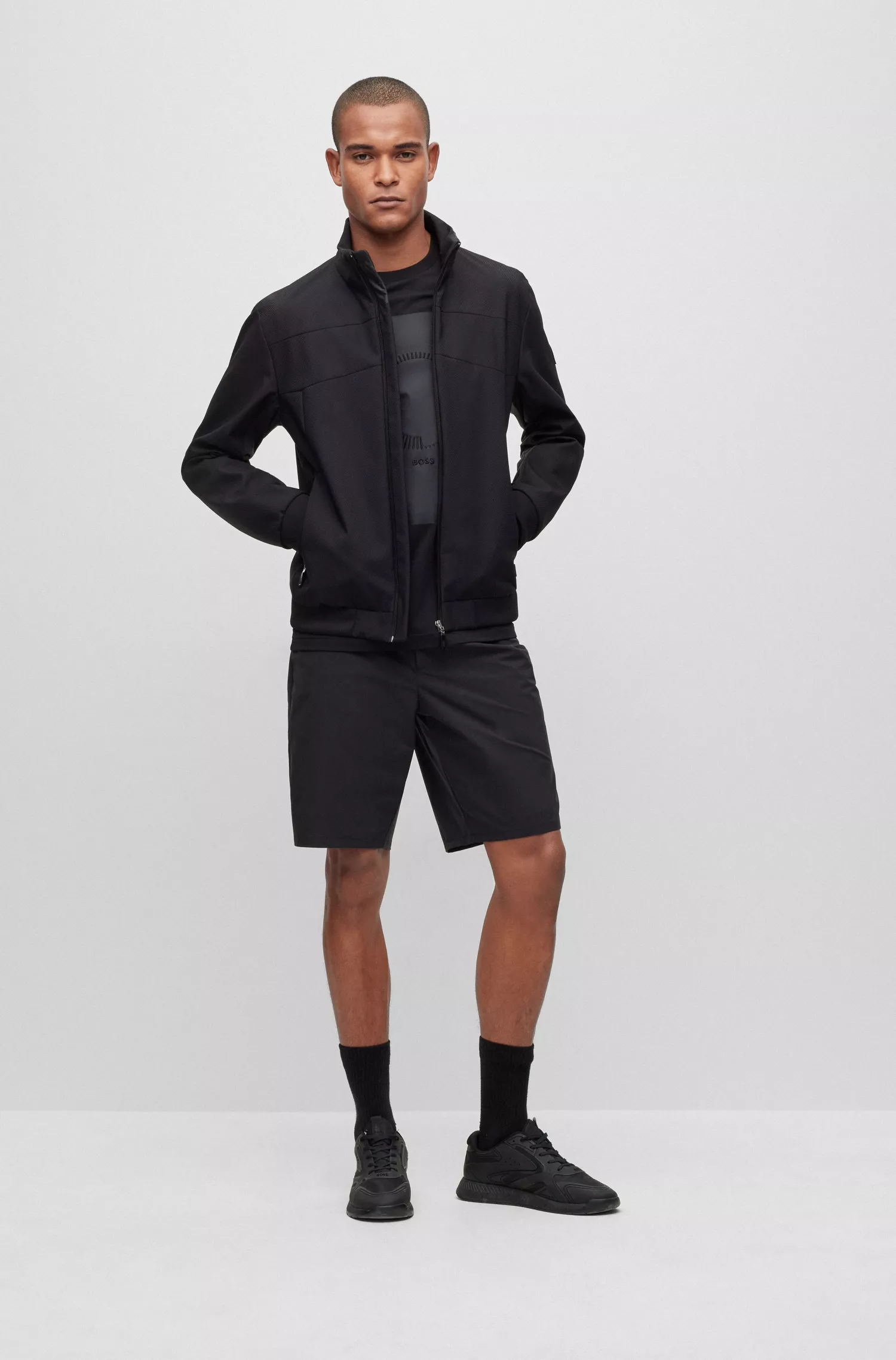 Camiseta BOSS verde em algodão stretch com estampa e bordado.