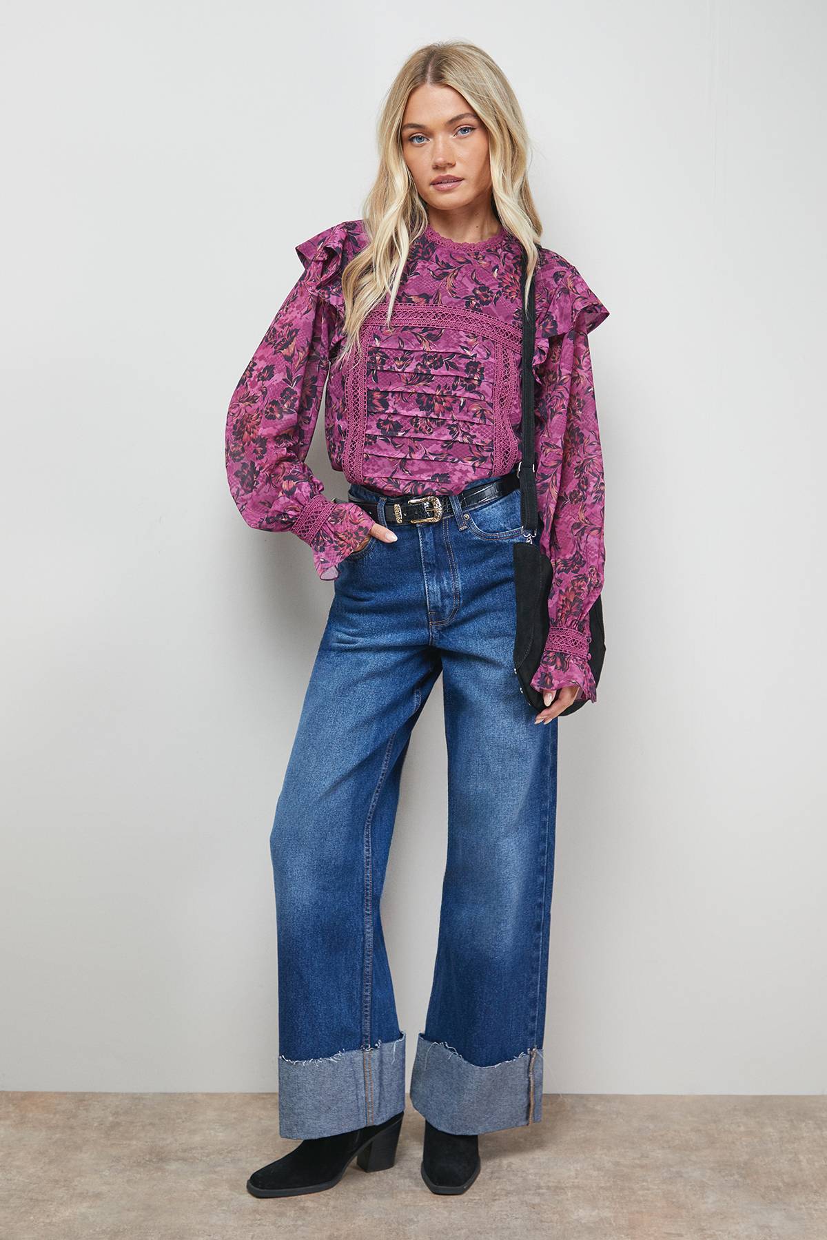Oasis Blouse Bohème à Détails Plissés et Finitions Dentelle Imprimée