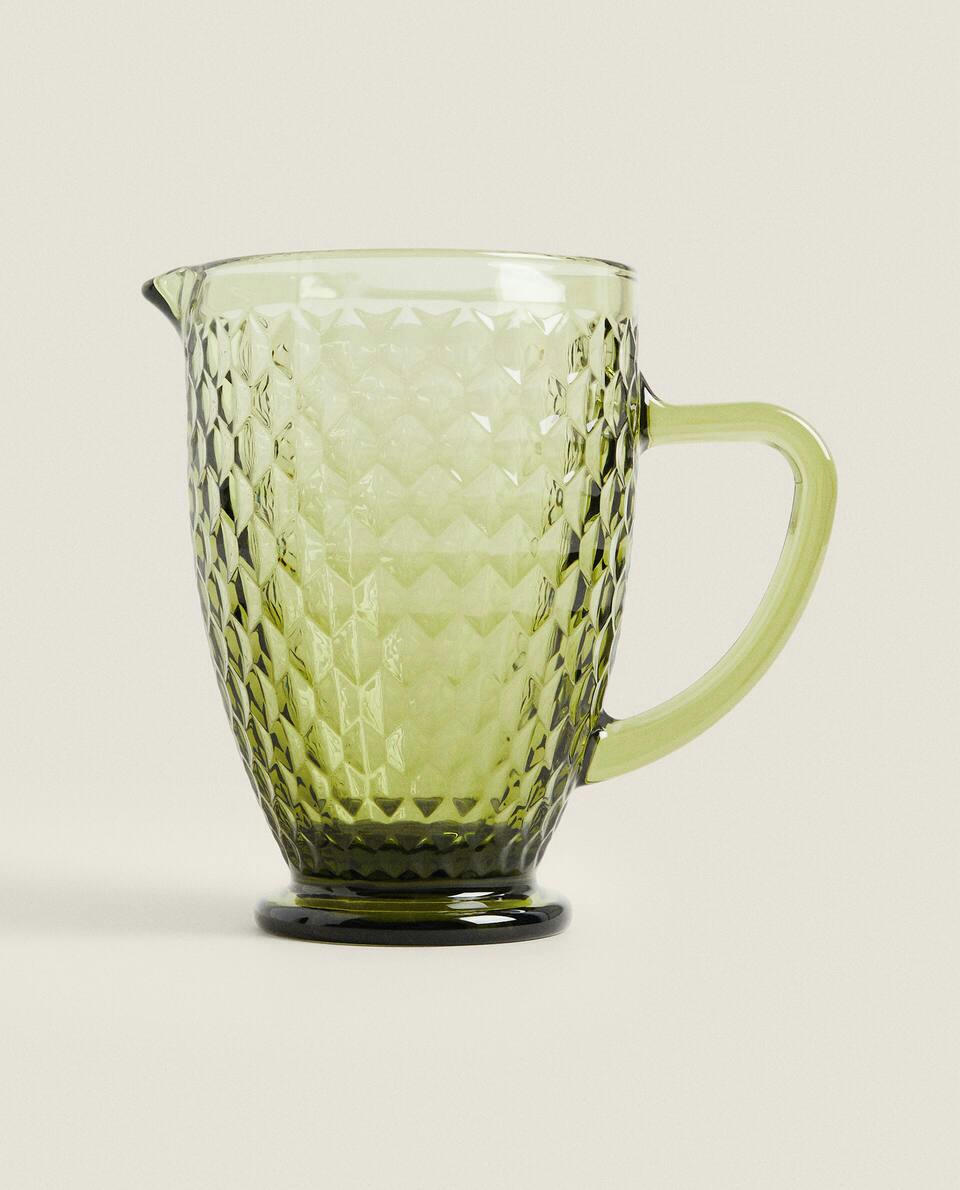 Jarra de vidro com design em relevo