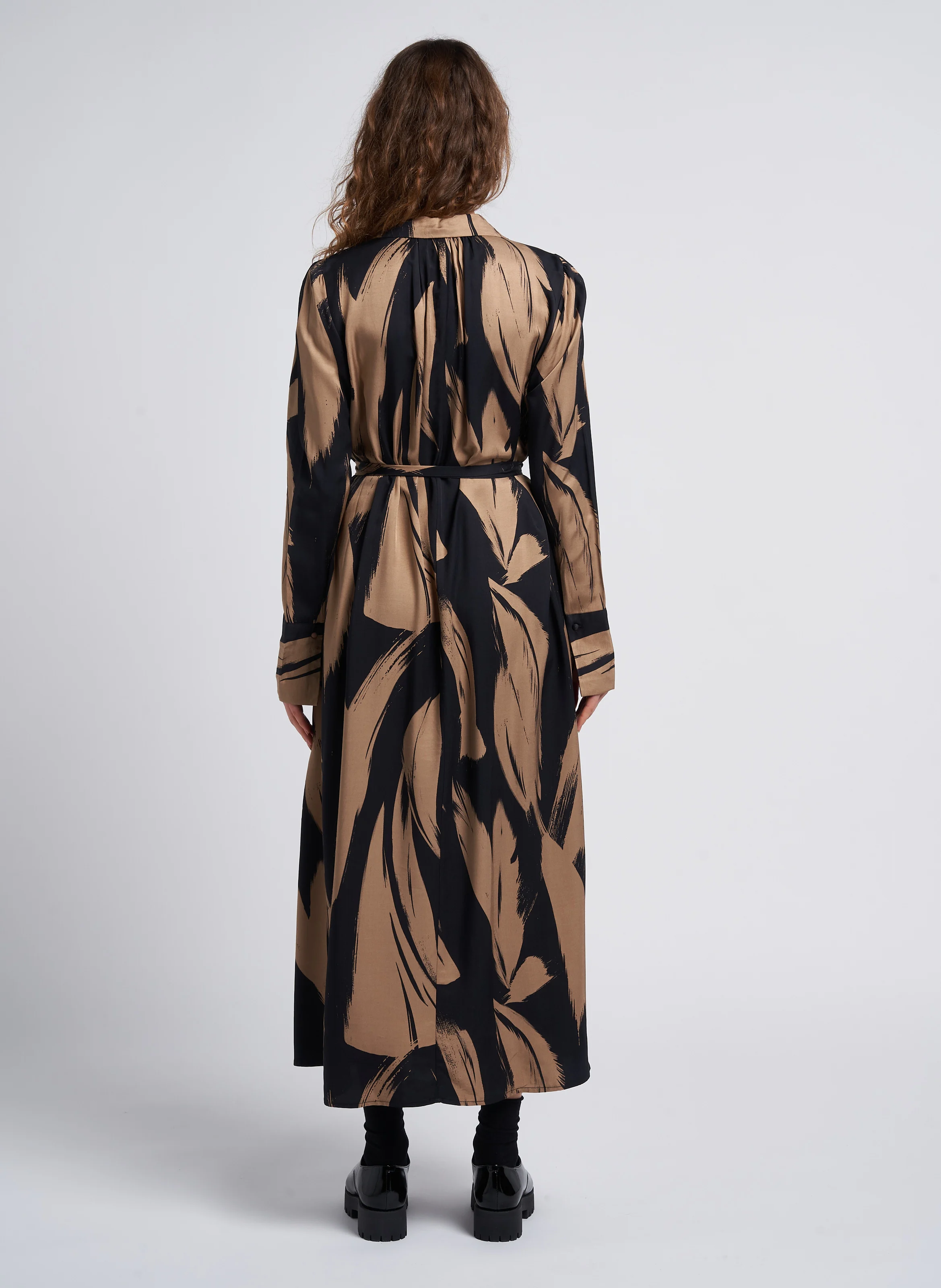 JONE - Robe longue col classique imprimée| Noir