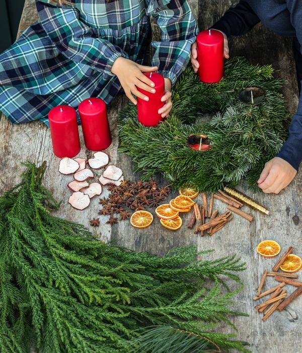 Adventskranz aus Nordmann-Tanne, einseitig