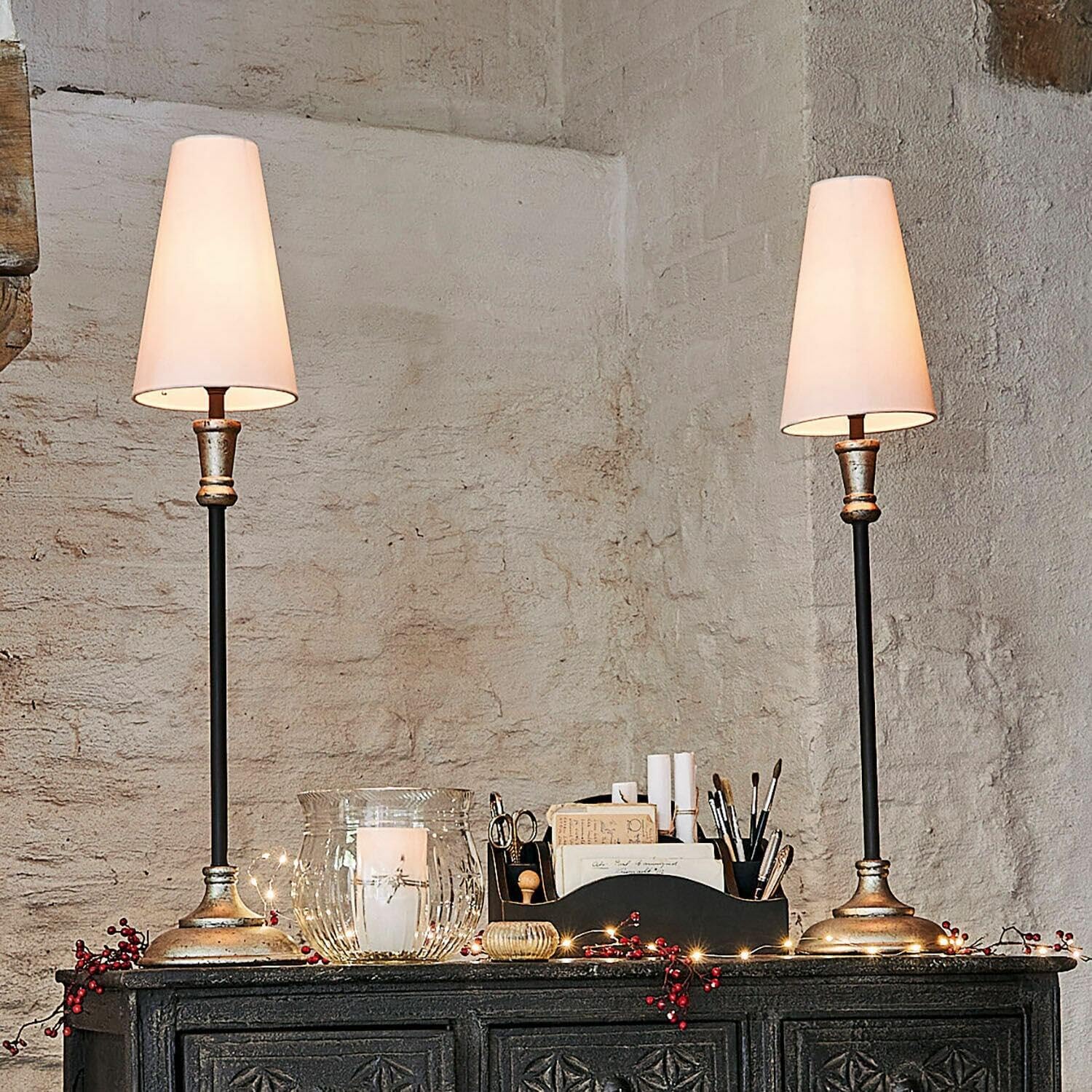 Loberon Tischlampe 2er Set Obsonville, schlanke, hohe Form, klassischer Tütenschirm, Tischleuchte, Wohn-Accessoire, Mangoholz, Eisen, Baumwolle, Silber/schwarz/Creme