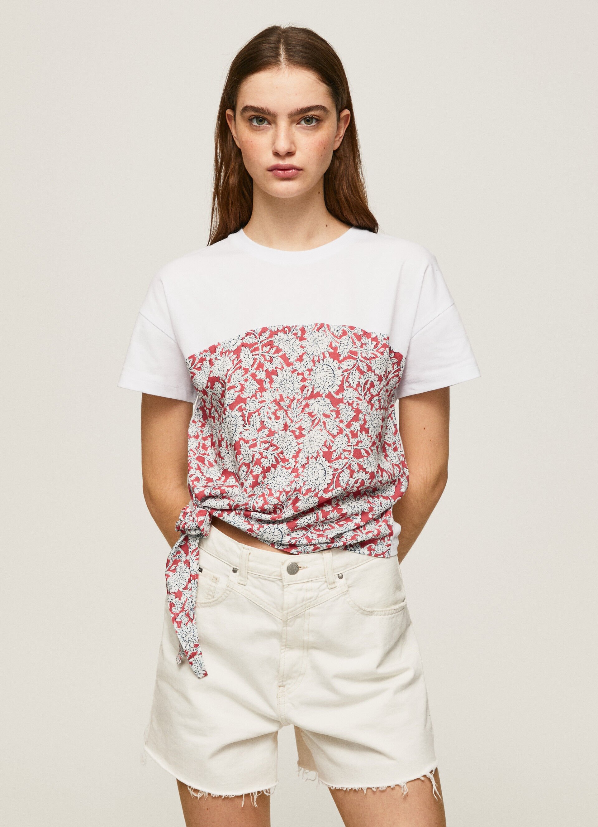 Camiseta de algodão com estampa floral - vermelho estúdio