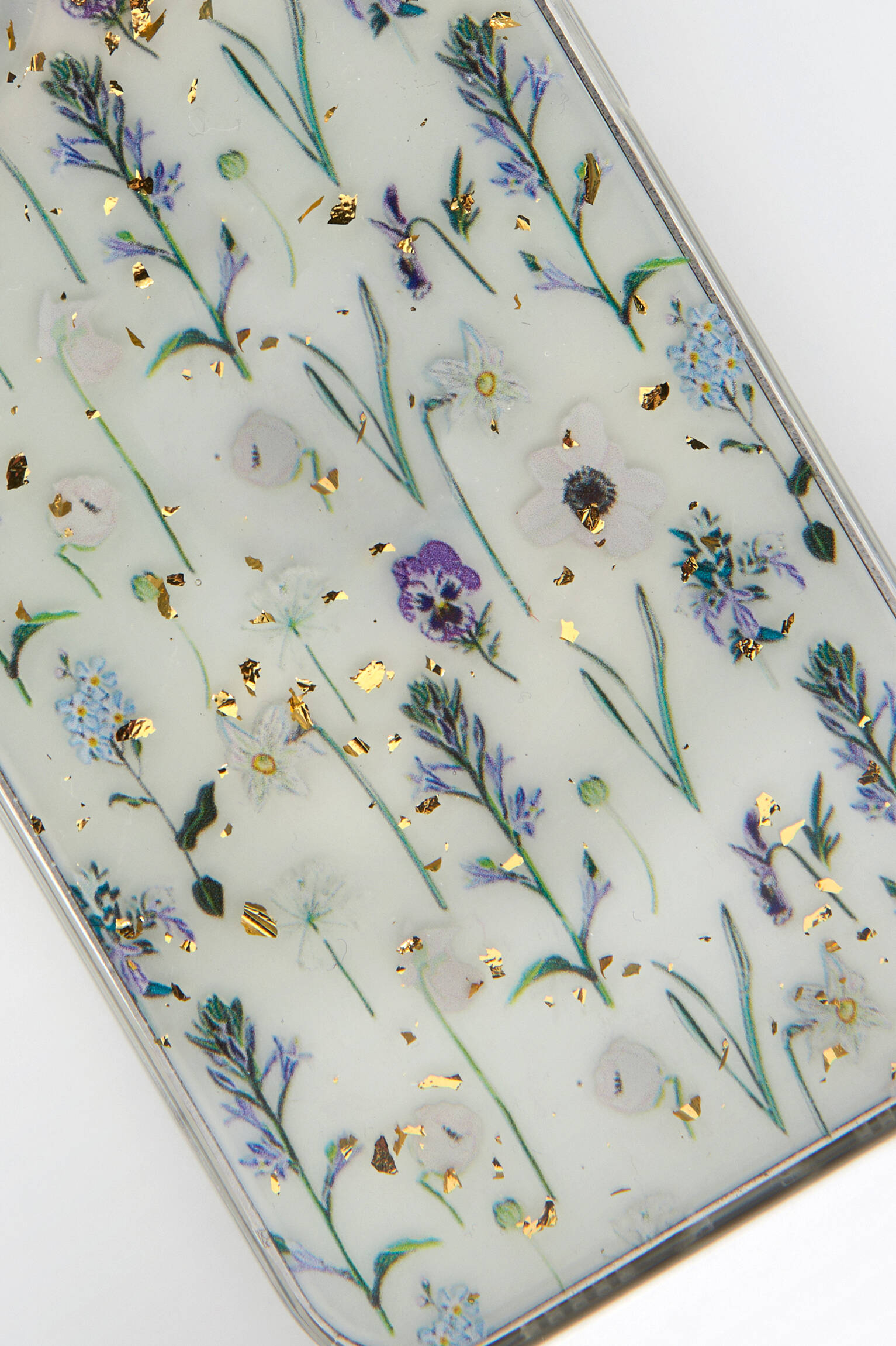CAPA PARA IPHONE COM FLORES - VARIADAS