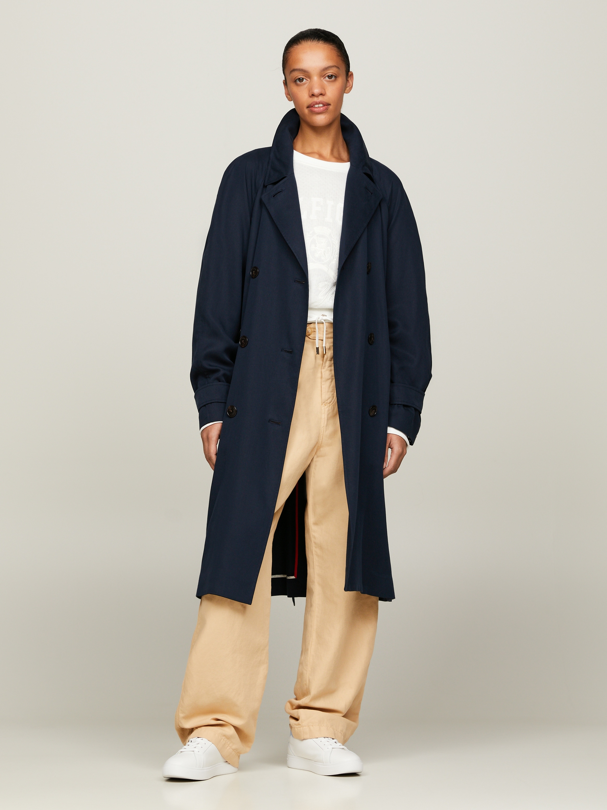 Tommy Hilfiger Trenchcoat »TENCEL BLEND FLUID TRENCH«, mit Metalllabel