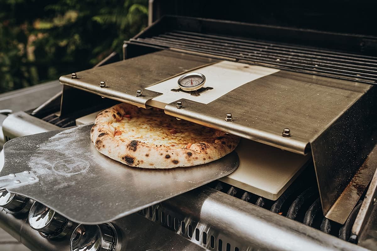 MOESTA-BBQ 19597 PizzaCover Flex - Gasgrill Edelstahl-Pizzaaufsatz mit Cordierit-Dach - Breitenverstellbar 600-900 mm