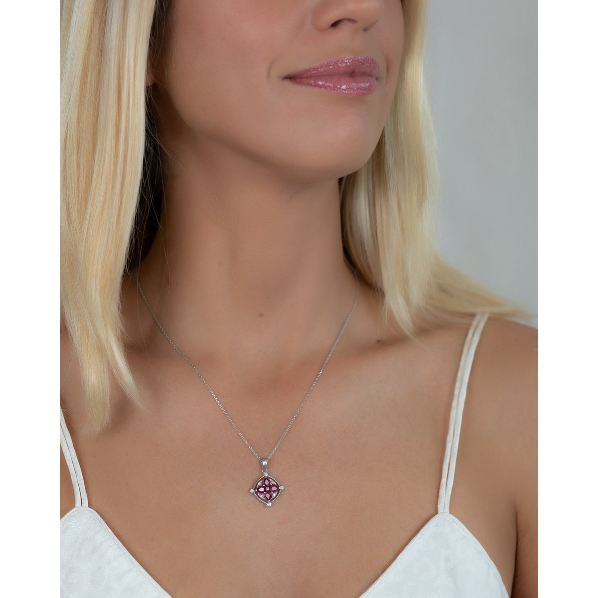 Médaillon Rubis & Diamants Or Blanc - Collier Fête des Mères Chaine Incluse | Aden