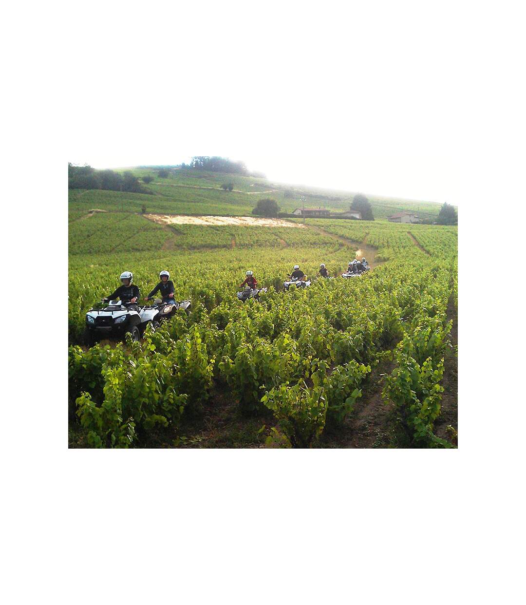 Loisir en famille : randonnée en quad pour 2 adultes et 1 enfant vers Brive-la-Gaillarde - SMARTBOX - Coffret Cadeau Sport & Aventure