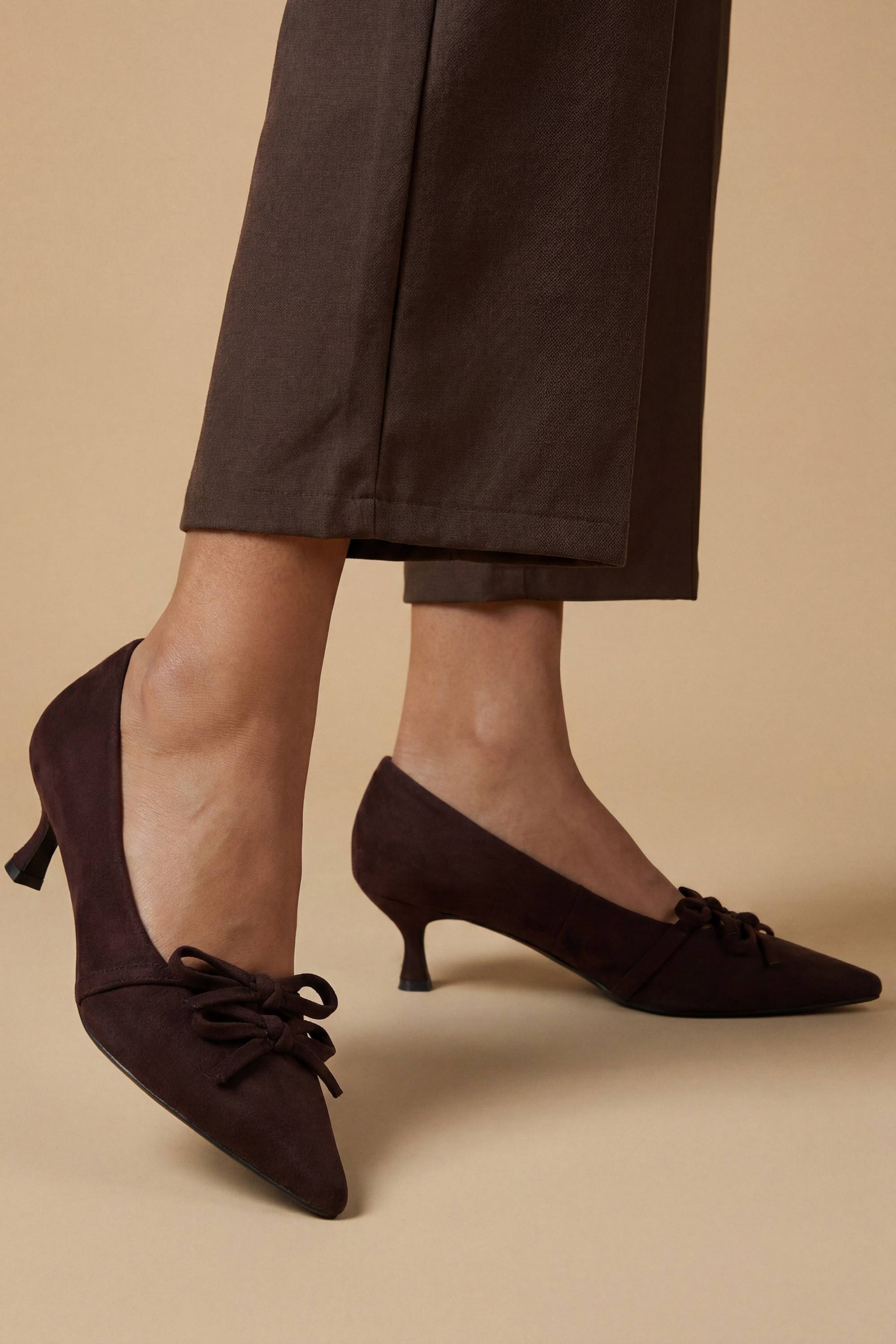 Oasis Chaussures De Cour Rita En Synthétique À Double Nœud Style Salomé Et Petit Talon