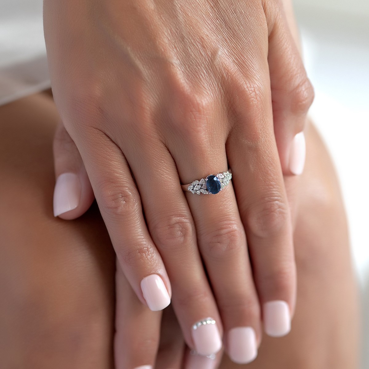 Bague ADEN Or 585 Blanc Saphir et diamants 2.934grs