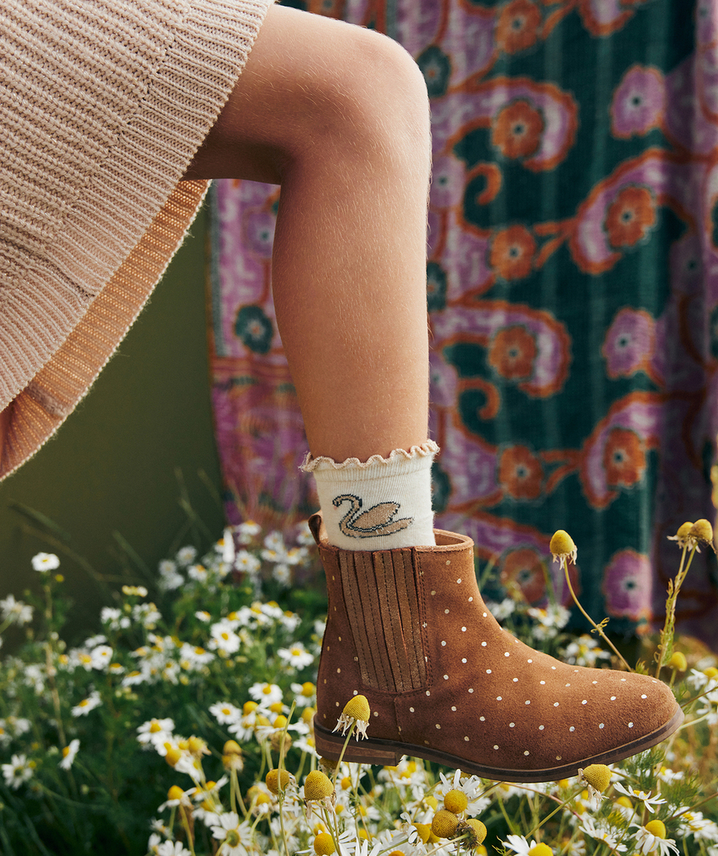 BOTTINES FILLE EN CUIR CAMEL AVEC POIS COULEUR DORÉE