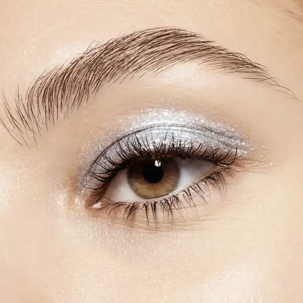 Space Glam Liquid Chrome Eyeshadow 010 Milky Way