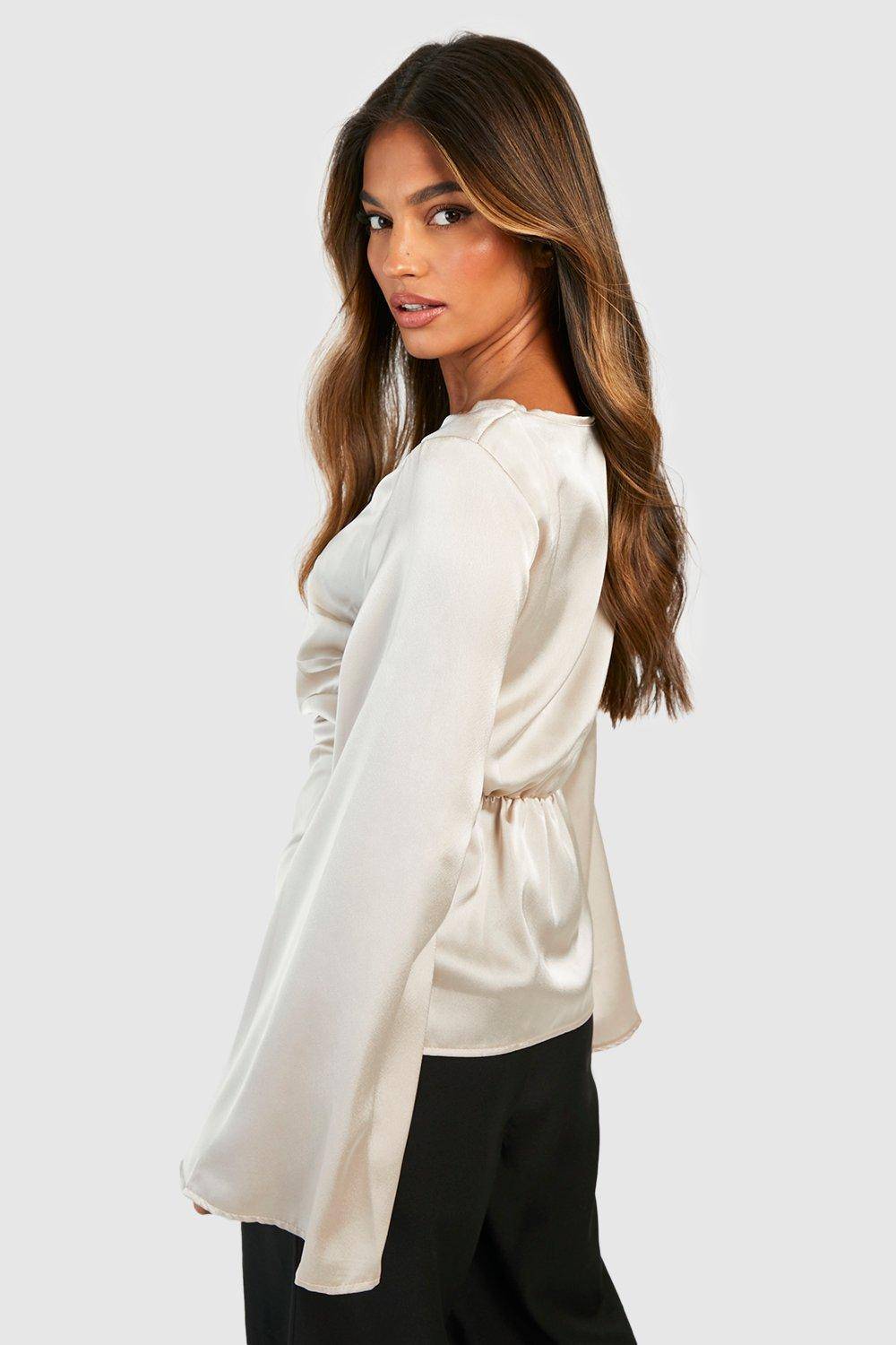 boohoo Chemisier en satin à encolure fendue et taille froncée