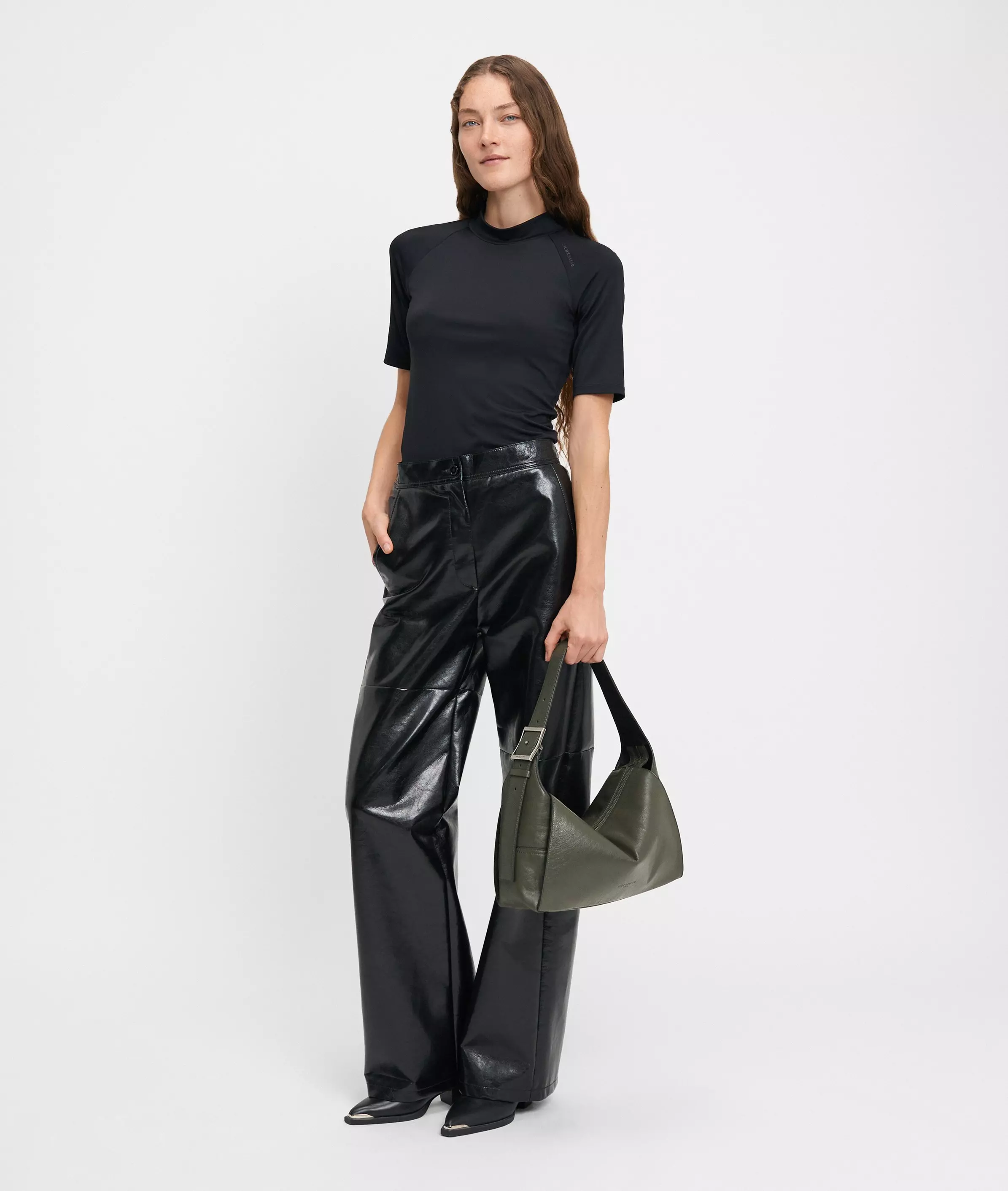 Lou Hobo M Spacious leather hobo bag with breaking effect