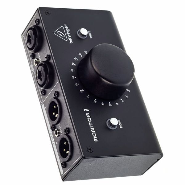 Behringer Monitor1