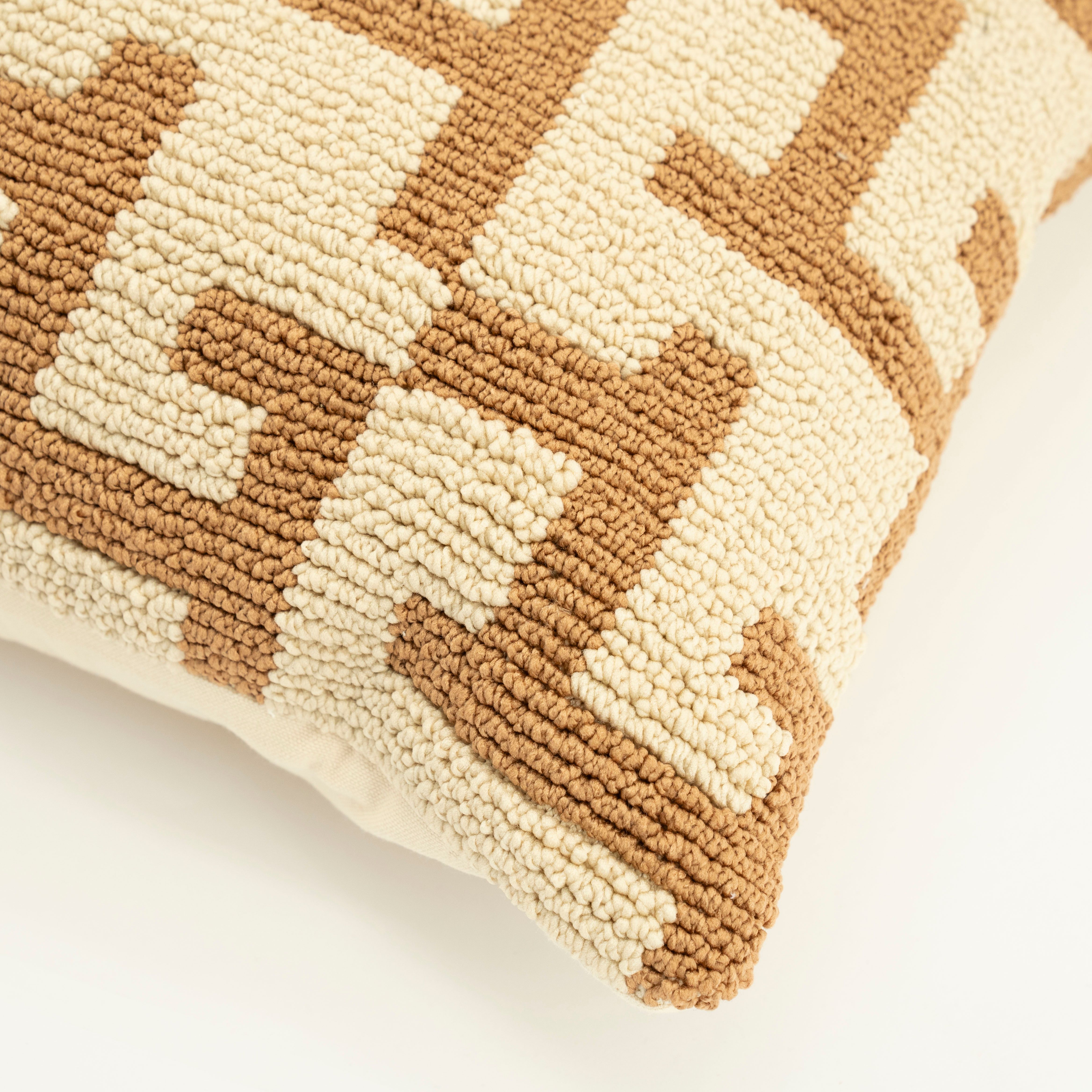 Sierkussen 250105 mustard Ziggy B50 x D50 cm