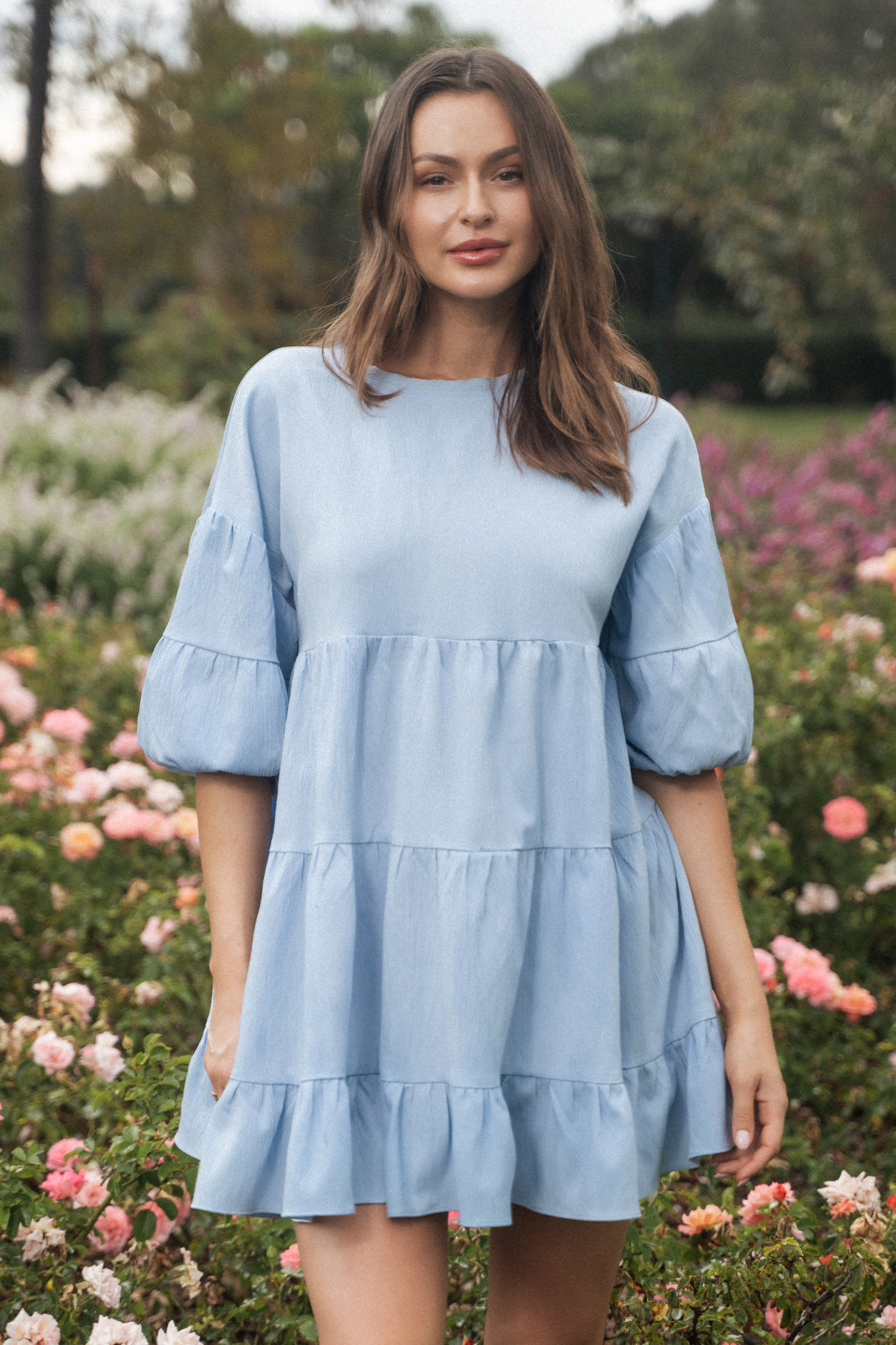 Robe mini avec manches bouffantes à volants bleu clair