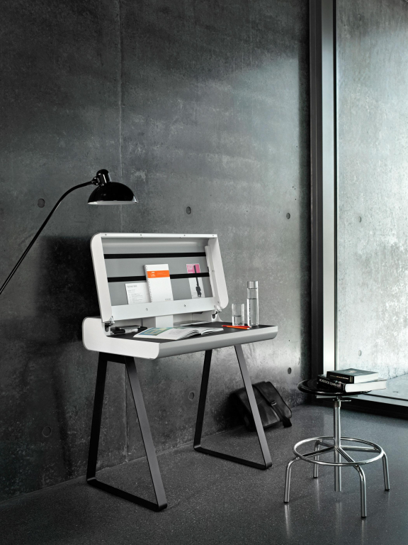 Fritz Hansen Kaiser Idell 6556-F vloerlamp olive green