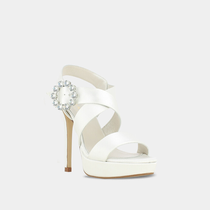 Sandales à brides  en satin blanc