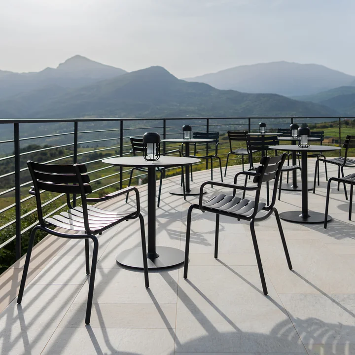 HOUE - ALUA Outdoor Dining Armlehnstuhl, schwarz