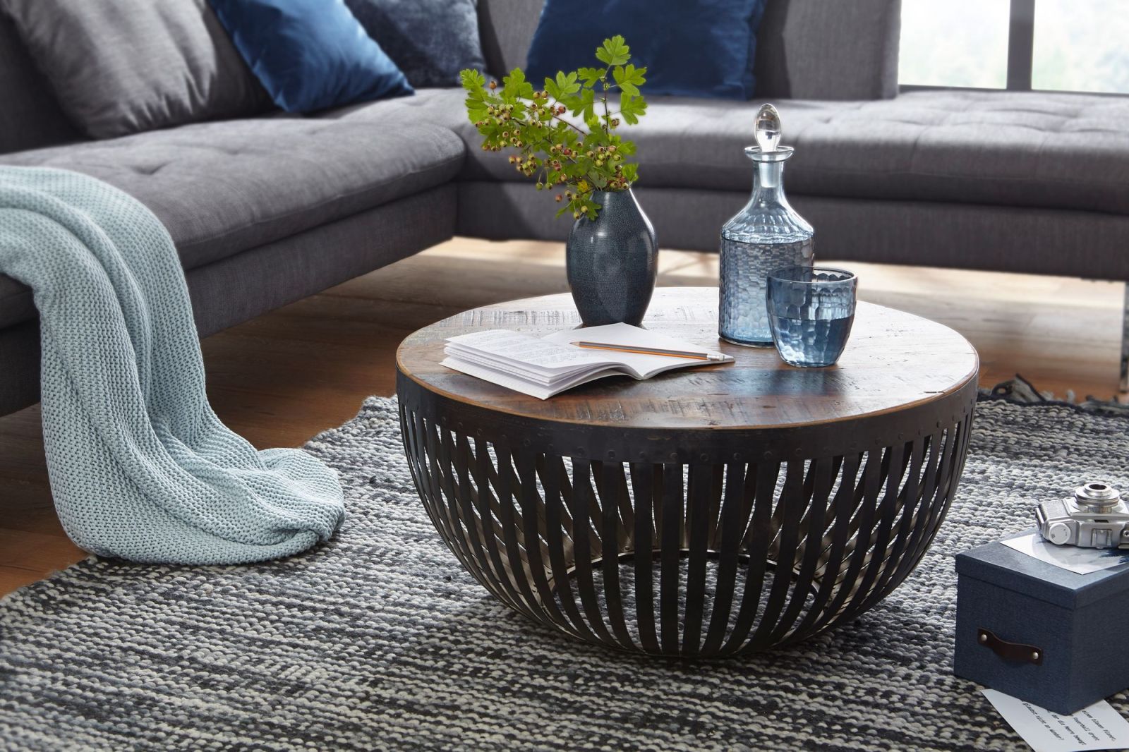 Couchtisch - Mangoholz massiv - schwarz matt - 70 cm