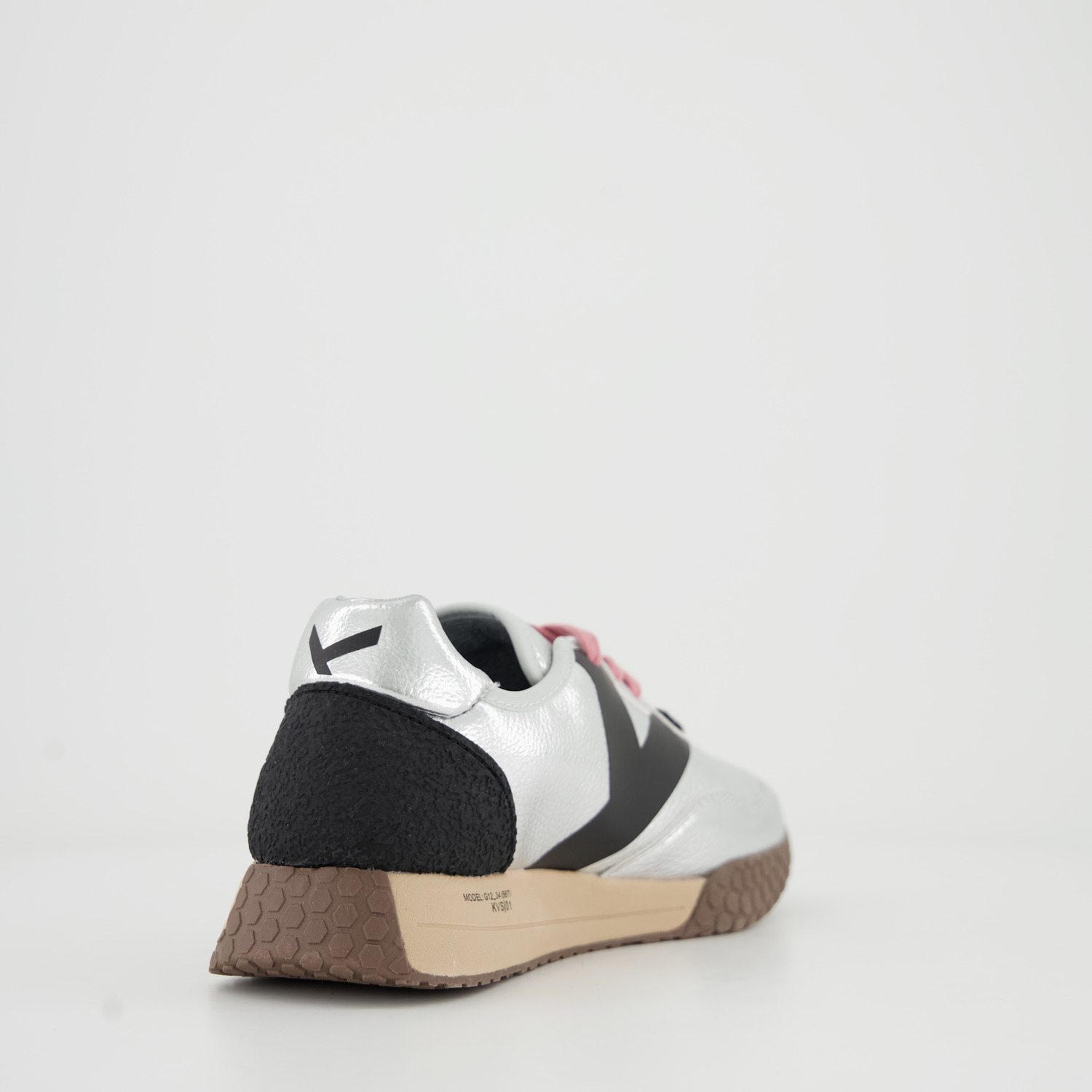 Keh-noo Sneaker