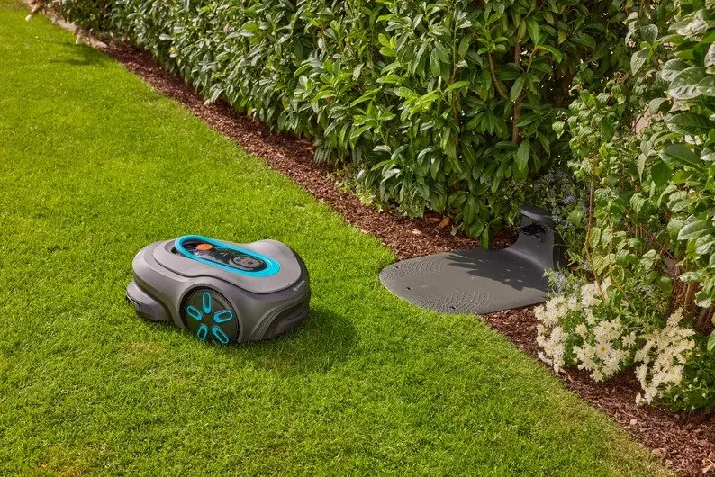 Gardena Robotplæneklipper smart SILENO max - 900 m²
