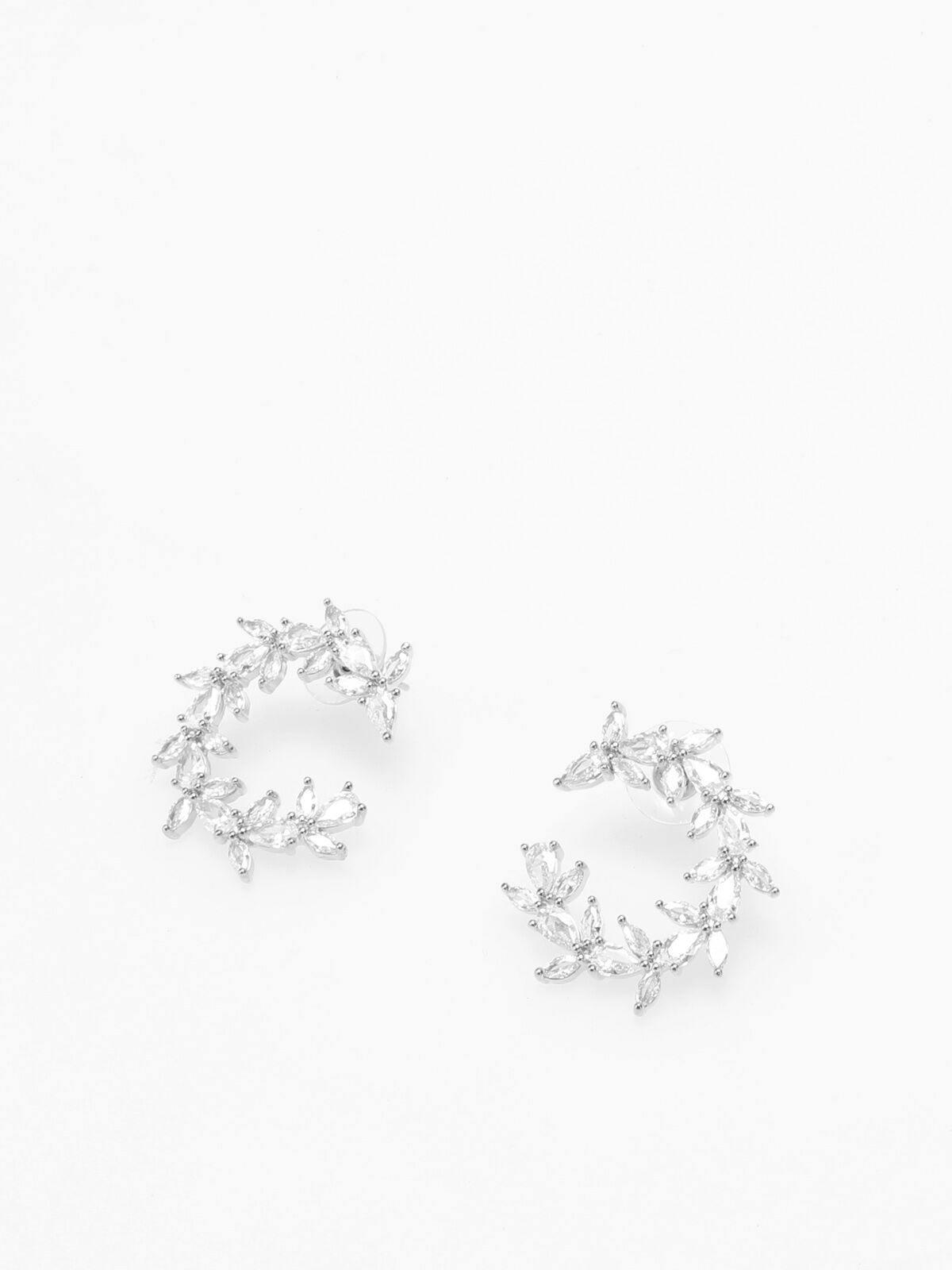 Boucles d'oreilles en cercle à strass- Argenté