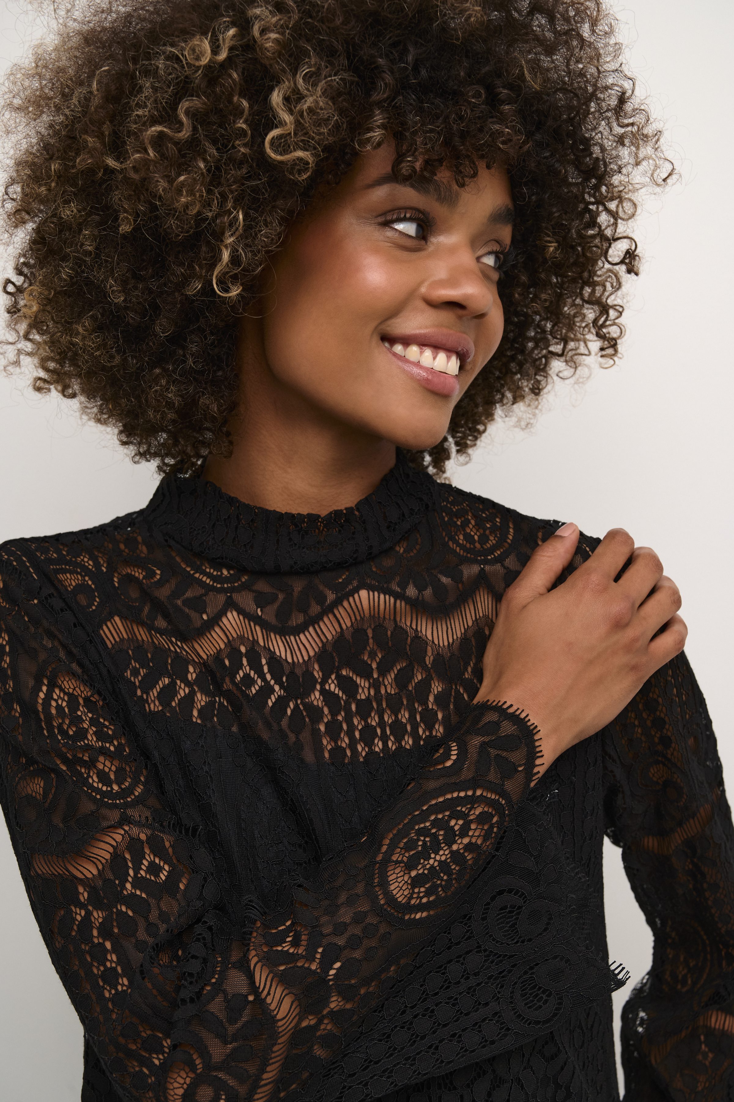 Culture - Ima Lace Blouse - Black