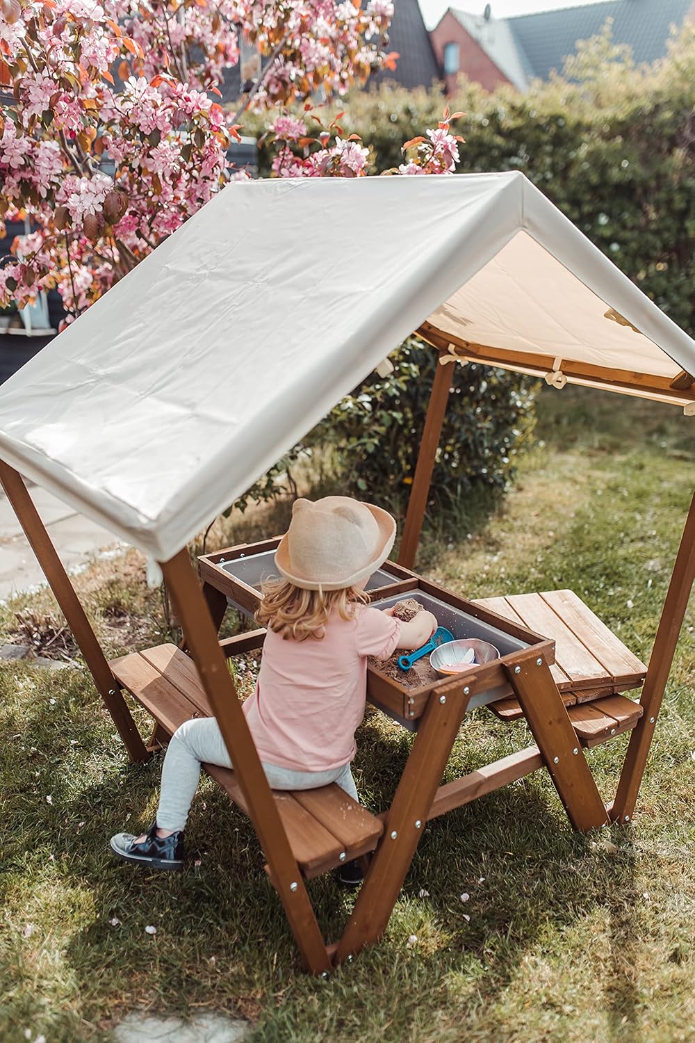 Meppi Kinder-Sitzgruppe Pellworm - braun aus Holz mit Dach - Tisch Stuhl Garnitur Sitzbank mit Tisch
