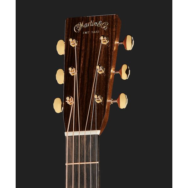 Martin Guitar D-28 Modern Deluxe