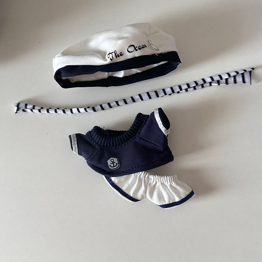 Miumi - Set van 4: Muts + Gestreepte Sjaal + Top + Shorts Poppenkleding - 17cm Poppen