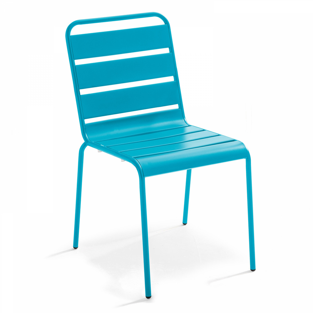 Chaise en métal bleu
