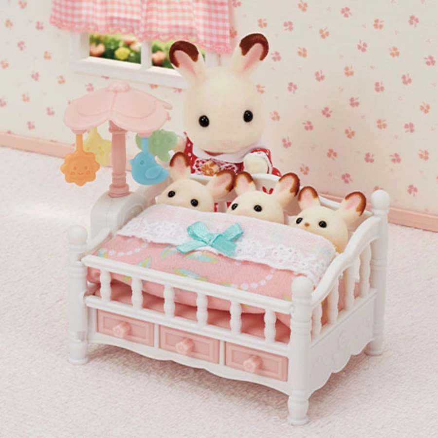 Sylvanian Families® Babybett mit Mobile