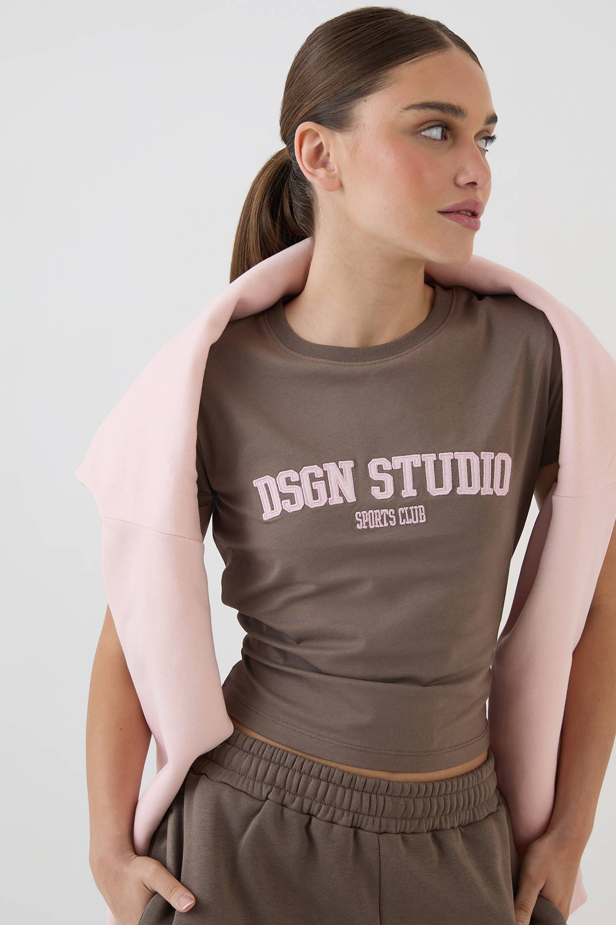 T-shirt Ajusté À Appliqué Dsgn Studio