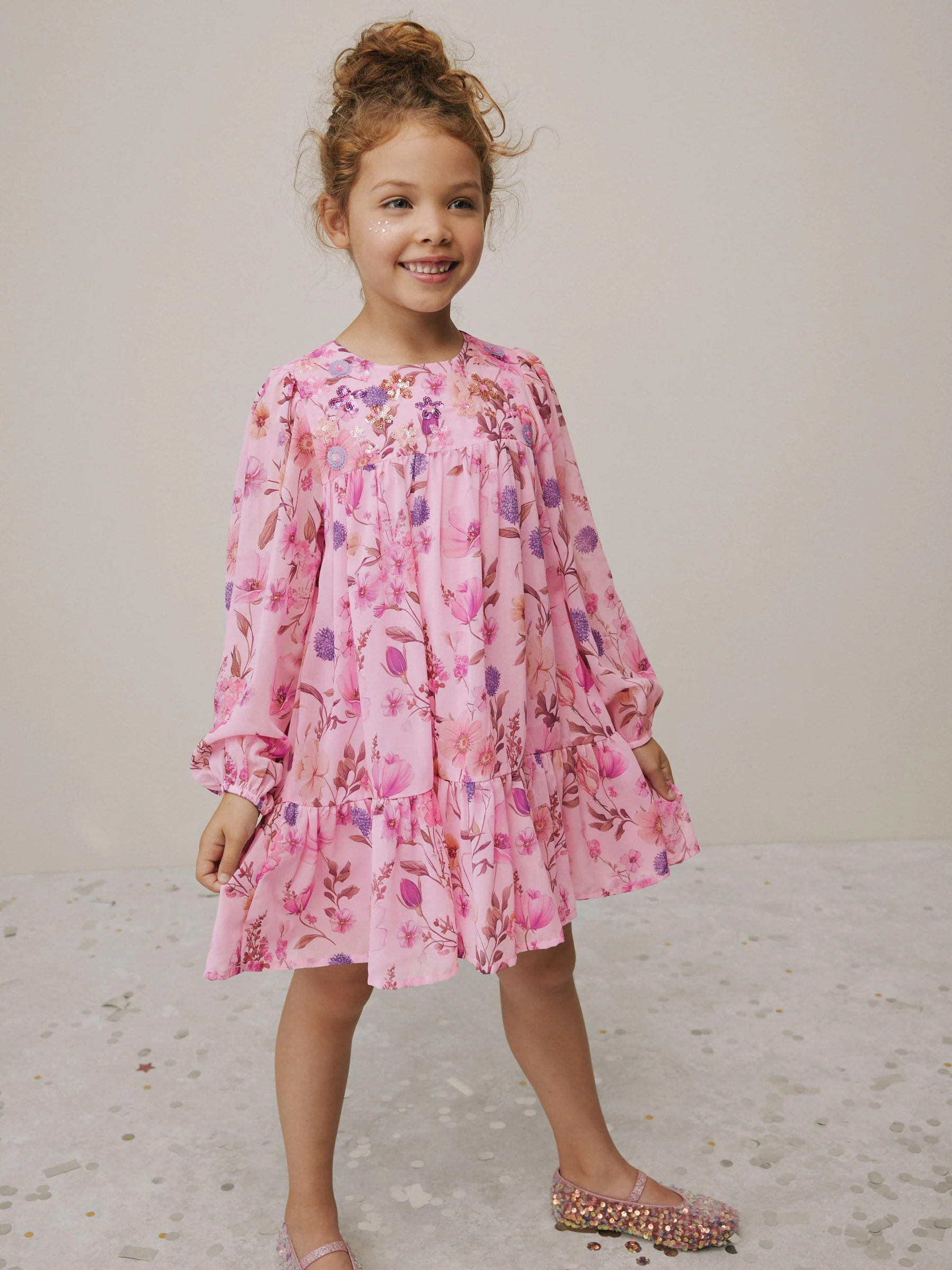 Lichtroze met bloemenprint - Chiffon jurk (3-16jr)