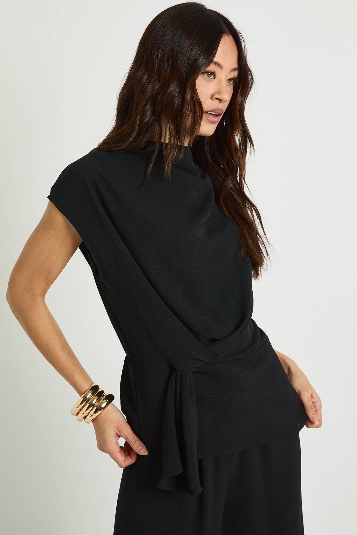 boohoo Blouse à drapé tissé longue & pantalon coordonné