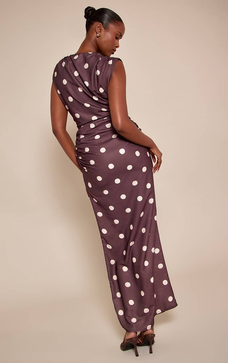 Marron Robe Maxi À Pois Avec Col Bénitier Et Détails Froncés