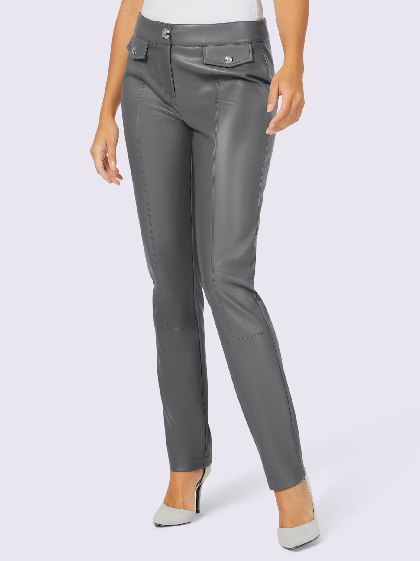 Pantalon en imitation cuir matière synthétique facile à entretenir