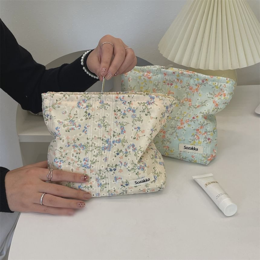 Bitabis - Make-uptas van bloemenstof